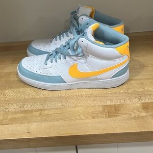 Nike Court Vision MID NN